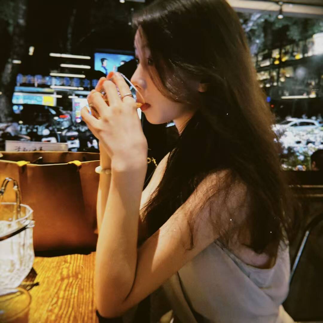 金钱与尊严的交易——糖宝经历中的心理创伤